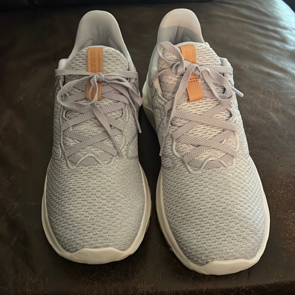 New Balance Roav